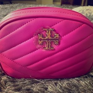 Tory Burch Kira Chevron Small Camera Bag